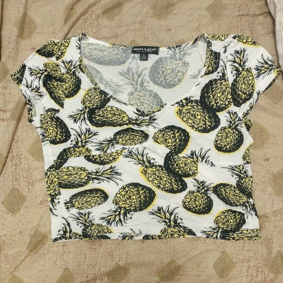 About A Girl Tops - NWOT Pineapple crop top